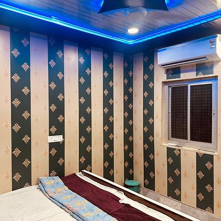Hotel Raju Homestay Ayodhya 150 Meters From Shree Ram Janmbhoomi Temple 200 Meters From Ayodhya Dham Railway Station Exterior foto