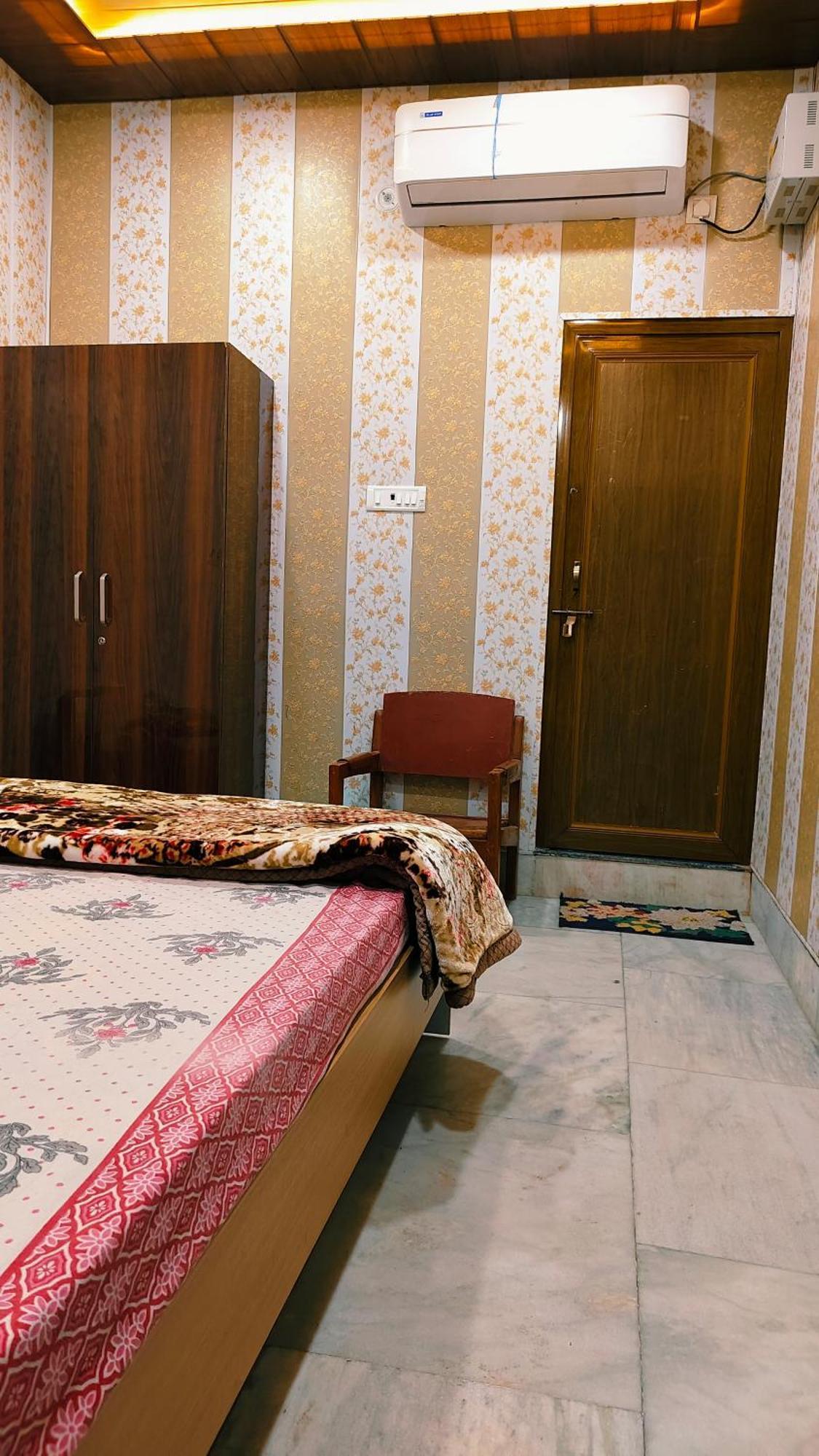 Hotel Raju Homestay Ayodhya 150 Meters From Shree Ram Janmbhoomi Temple 200 Meters From Ayodhya Dham Railway Station Exterior foto