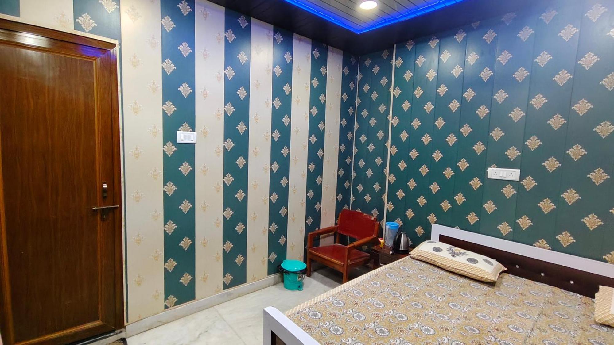 Hotel Raju Homestay Ayodhya 150 Meters From Shree Ram Janmbhoomi Temple 200 Meters From Ayodhya Dham Railway Station Exterior foto
