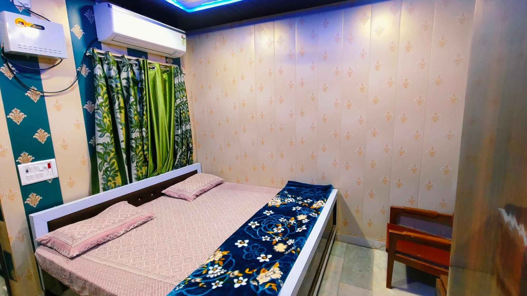Hotel Raju Homestay Ayodhya 150 Meters From Shree Ram Janmbhoomi Temple 200 Meters From Ayodhya Dham Railway Station Exterior foto
